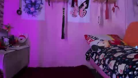 daphneandrade online show from February 13, 10:54 pm