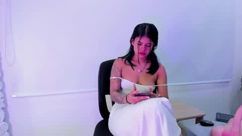 Daphne online show from December 28, 8:15 pm