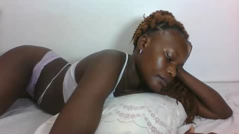 ESTHER online show from February 3, 6:40 am