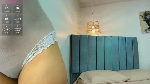 darcymoore_ online show from September 12, 2:02 pm