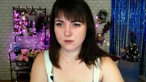 Snapshot of darina_m_ chatting on December 18, 5:37 am Darina online show from December 18, 5:37 am