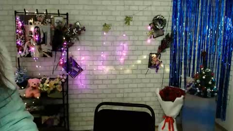 Snapshot of darina_m_ chatting on December 20, 3:53 pm Darina online show from December 20, 3:53 pm