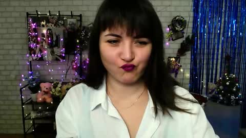 Snapshot of darina_m_ chatting on December 29, 5:53 am Darina online show from December 29, 5:53 am