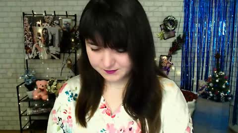 Snapshot of darina_m_ chatting on January 4, 5:48 am Darina online show from January 4, 5:48 am