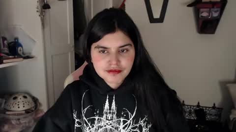 Snapshot of dark_angel_66 chatting on December 11, 10:38 pm Moony online show from December 11, 10:38 pm