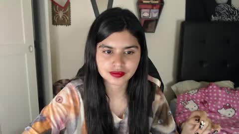 Snapshot of dark_angel_66 chatting on January 27, 3:47 am Moony online show from January 27, 3:47 am