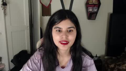Snapshot of dark_angel_66 chatting on January 6, 6:47 am Moony online show from January 6, 6:47 am