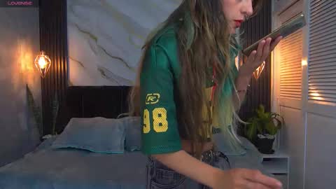 dark_dominika online show from March 15, 1:35 pm