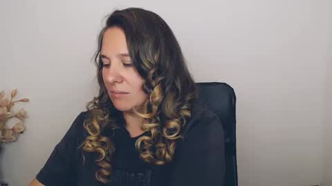 Anna online show from September 17, 3:43 pm