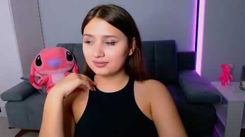 Amelie online show from June 4, 4:55 pm