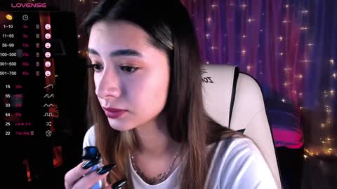 Snapshot of darlabelle chatting on December 28, 4:41 am Belle online show from December 28, 4:41 am