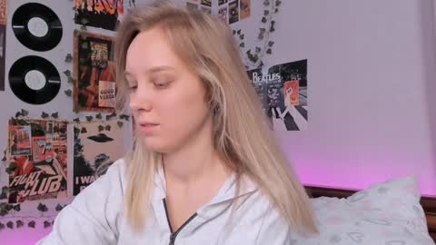 lina online show from December 27, 8:39 pm