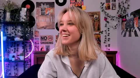 lina online show from March 10, 8:34 pm