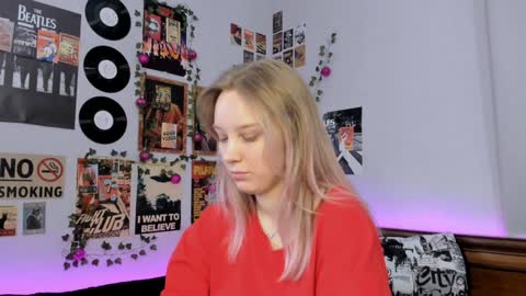 lina online show from January 8, 9:01 pm