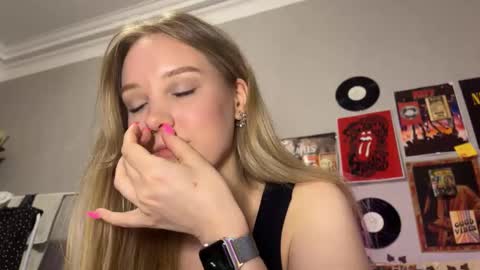 lina online show from September 11, 10:21 pm
