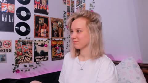 lina online show from February 7, 8:42 pm