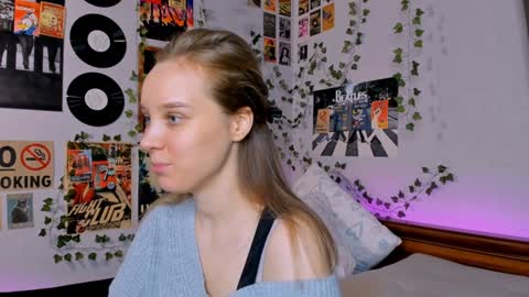 lina online show from December 13, 7:32 pm