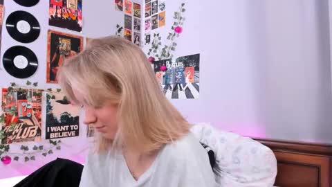lina online show from February 12, 8:29 pm