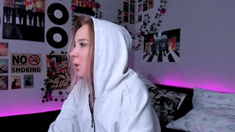 lina online show from January 6, 8:18 pm