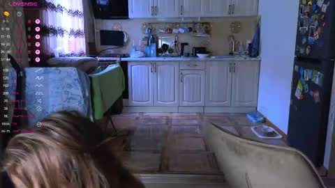 Darlina online show from April 21, 1:29 pm