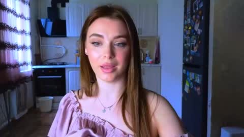 Darlina online show from May 15, 10:40 am