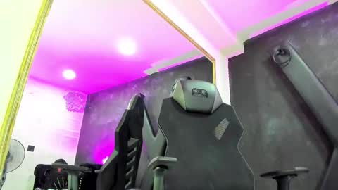 Snapshot of darlingbdsm_ chatting on October 24, 1:07 pm Darling online show from October 24, 1:07 pm