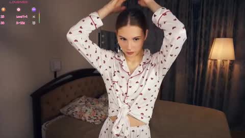 Lana online show from March 5, 6:44 am