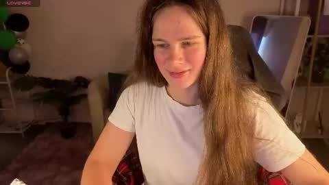 Datsi Benson online show from August 2, 1:41 am