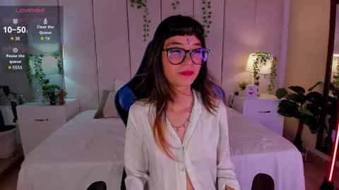 dayanne1 online show from January 8, 8:40 am