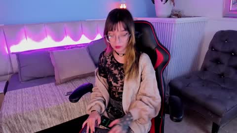 Snapshot of dayanne7 chatting on January 9, 7:42 am dayanne7 online show from January 9, 7:42 am