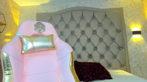 Snapshot of dayra_angels chatting on February 23, 9:22 pm DAYRA ANGELS online show from February 23, 9:22 pm