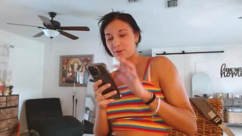 Snapshot of dazeydo chatting on February 25, 9:37 pm Dazey online show from February 25, 9:37 pm