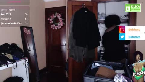 Snapshot of dchcco chatting on December 4, 10:51 pm Duchess Coco - Coco Puffs online show from December 4, 10:51 pm