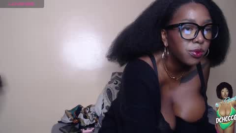 Snapshot of dchcco chatting on January 21, 1:39 am Duchess Coco - Coco Puffs online show from January 21, 1:39 am