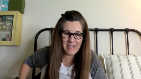 Snapshot of ddmolly chatting on January 5, 4:04 am DDMolly online show from January 5, 4:04 am