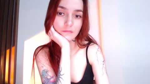 Snapshot of dead_girll chatting on October 19, 12:56 am freak online show from October 19, 12:56 am