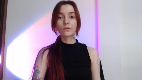 Snapshot of dead_girll chatting on October 16, 12:35 am freak online show from October 16, 12:35 am