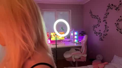 Maggie online show from May 31, 3:40 pm