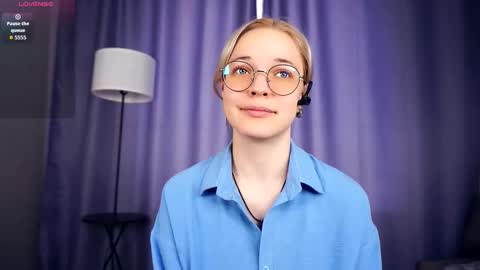 Snapshot of deannmaslen chatting on September 30, 6:19 am Charlie 18yo online show from September 30, 6:19 am