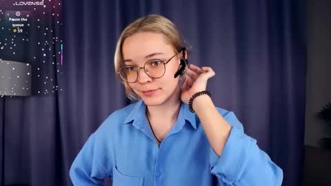 Snapshot of deannmaslen chatting on October 26, 5:25 am Charlie 18yo online show from October 26, 5:25 am