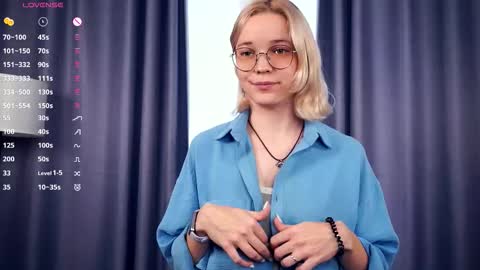 Snapshot of deannmaslen chatting on October 8, 6:51 am Charlie 18yo online show from October 8, 6:51 am