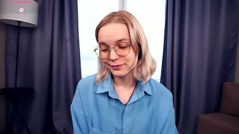 Snapshot of deannmaslen chatting on October 11, 5:23 am Charlie 18yo online show from October 11, 5:23 am