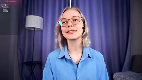 Snapshot of deannmaslen chatting on September 19, 6:23 am Charlie 18yo online show from September 19, 6:23 am