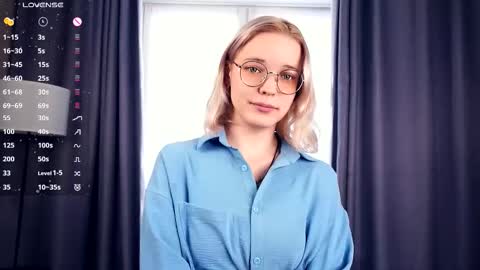 Snapshot of deannmaslen chatting on October 10, 5:23 am Charlie 18yo online show from October 10, 5:23 am