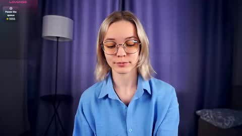 Snapshot of deannmaslen chatting on September 15, 6:21 am Charlie 18yo online show from September 15, 6:21 am