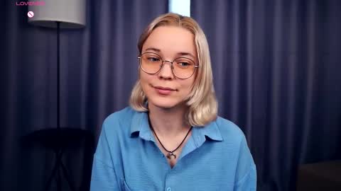 Snapshot of deannmaslen chatting on October 6, 6:30 am Charlie 18yo online show from October 6, 6:30 am