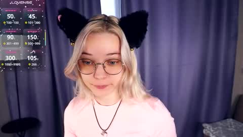 Snapshot of deannmaslen chatting on October 31, 5:20 am Charlie 18yo online show from October 31, 5:20 am