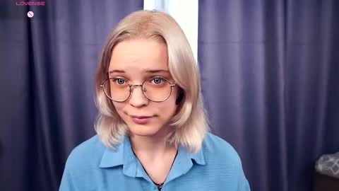 Snapshot of deannmaslen chatting on October 13, 5:32 am Charlie 18yo online show from October 13, 5:32 am