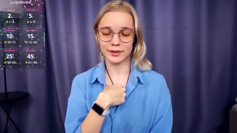 Snapshot of deannmaslen chatting on October 21, 6:28 am Charlie 18yo online show from October 21, 6:28 am