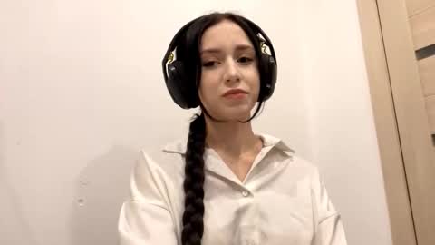 Mia online show from September 23, 3:15 am